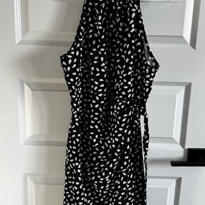 SHEIN Black and Gray Patterned Fabric